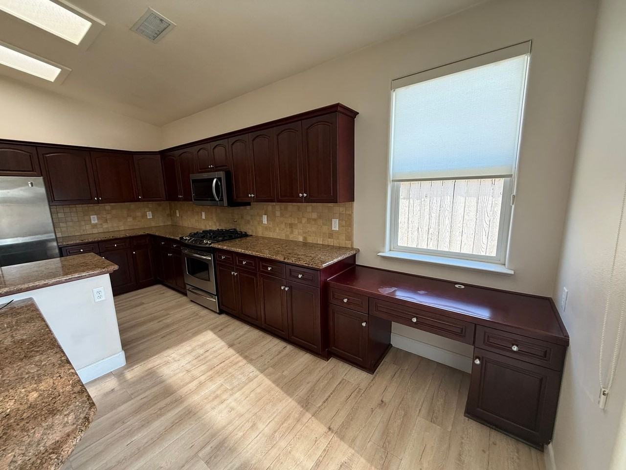 3652 W Black Walnut Ln - Photo 5 of 17