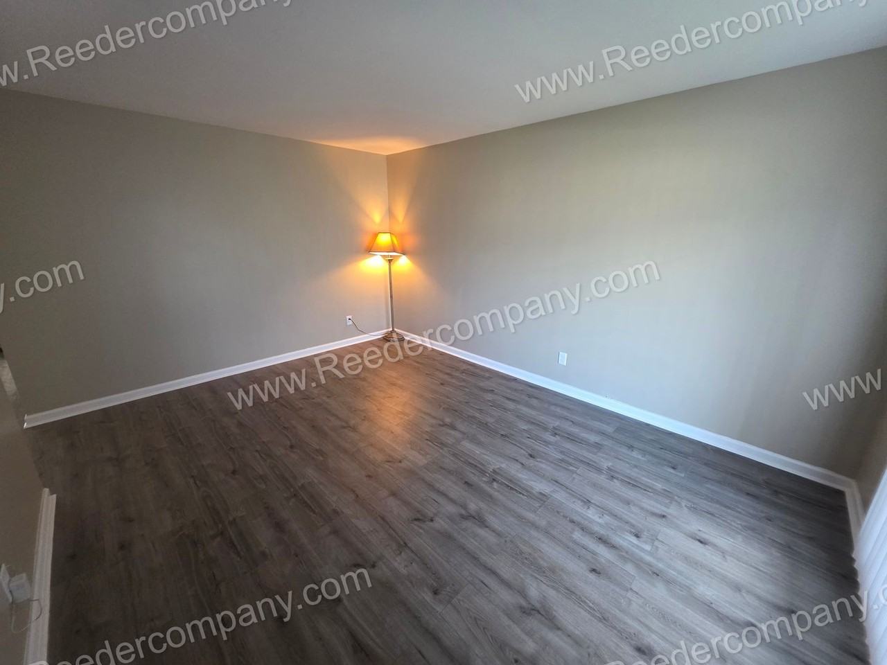 1015 W 60th Pl - Photo 2 of 16
