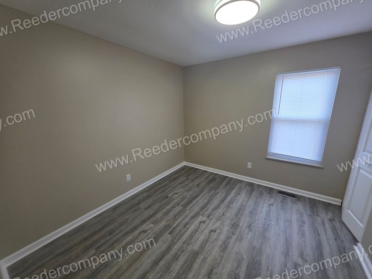 1015 W 60th Pl - Photo 7 of 16