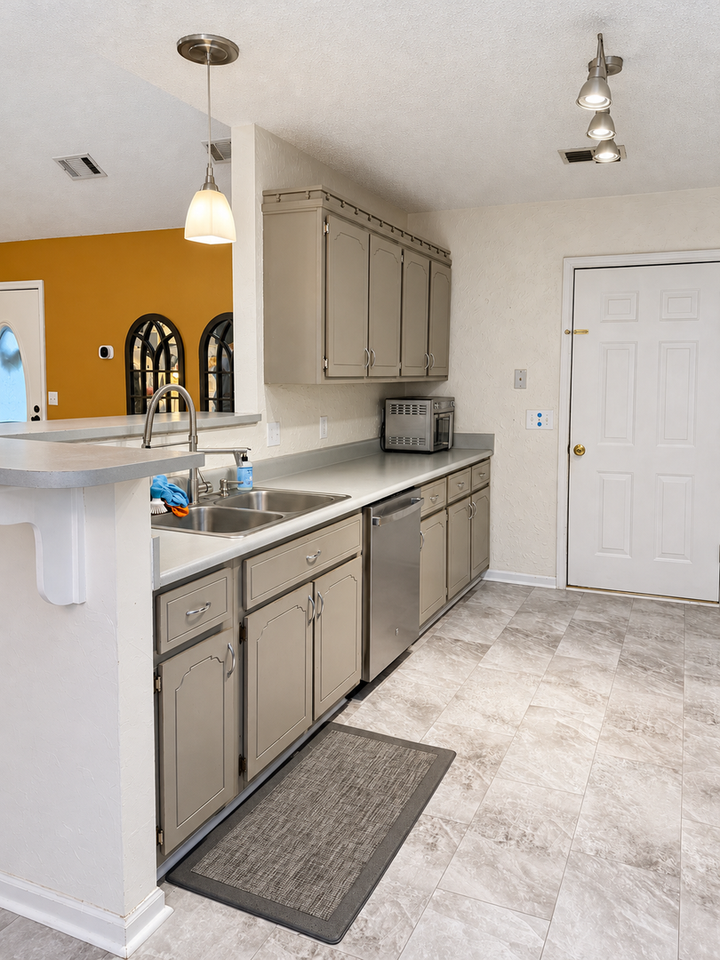 103 Clinton Ct - Photo 6 of 18