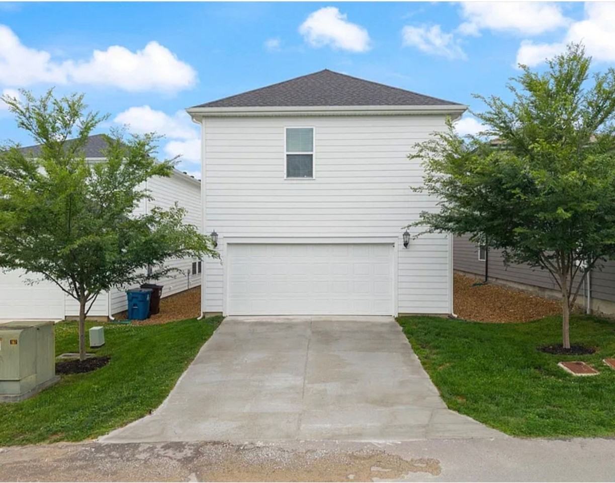 1337 Carriage Park Dr - Photo 3 of 18