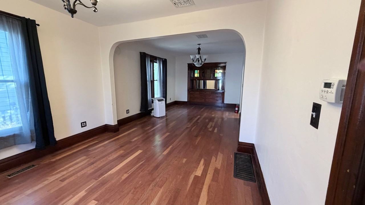 2018 N Normandie St - Photo 4 of 12