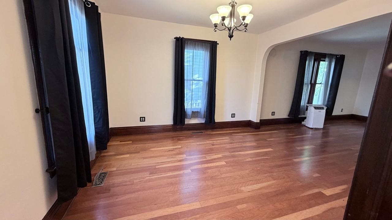 2018 N Normandie St - Photo 6 of 12
