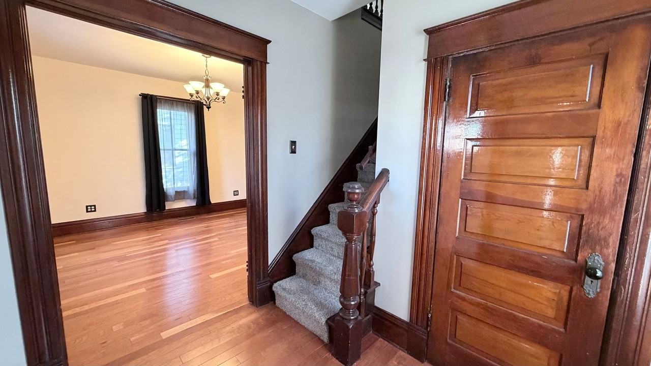 2018 N Normandie St - Photo 7 of 12
