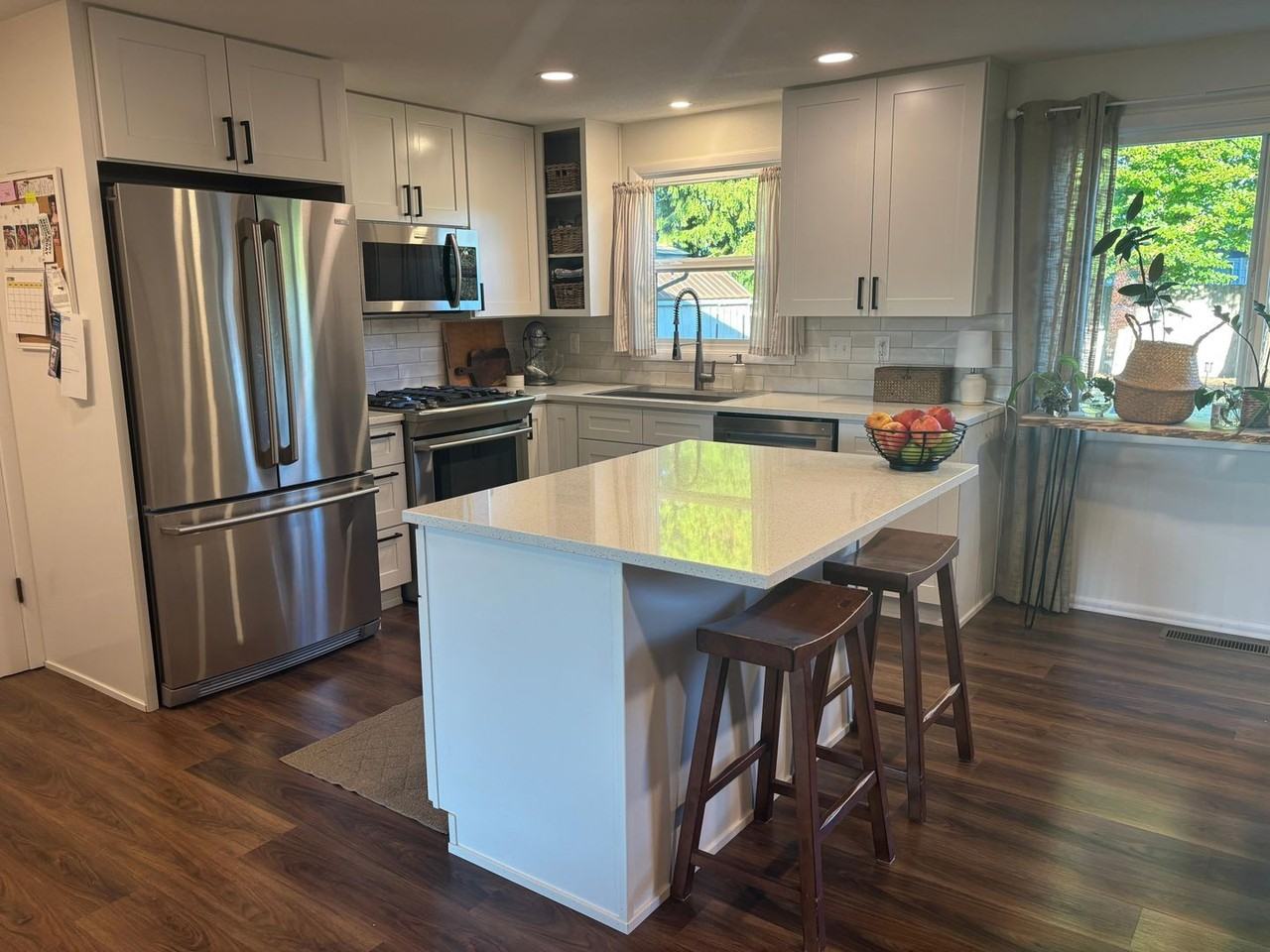4608 38th Ave Ne - Photo 5 of 16