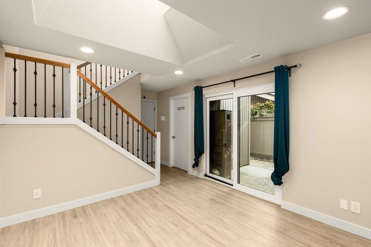 14226 Ne 2nd Pl #65 - Photo 4 of 35