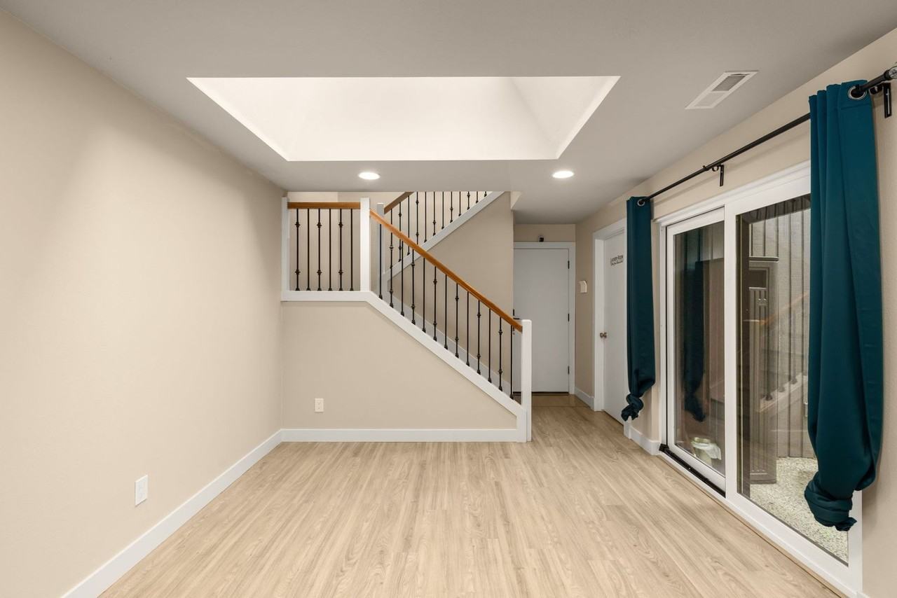 14226 Ne 2nd Pl #65 - Photo 5 of 35