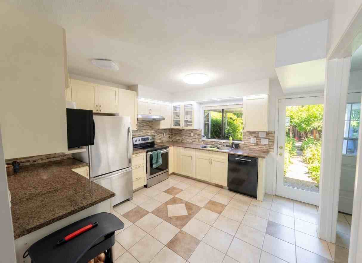 133A St - Photo 3 of 13