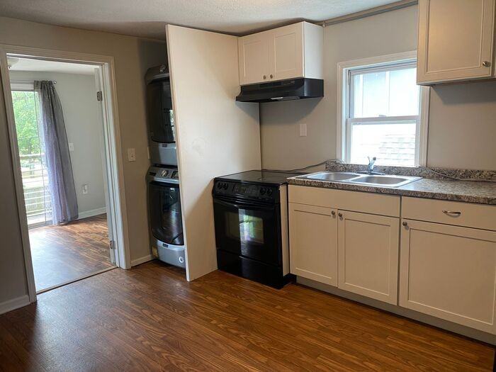 313 Gatewood Ave #C - Photo 2 of 19