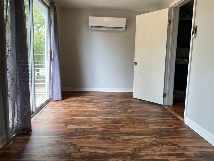 313 Gatewood Ave #C - Photo 4 of 19