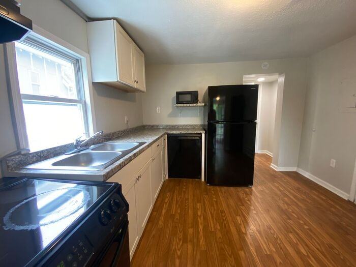 313 Gatewood Ave #C - Photo 7 of 19