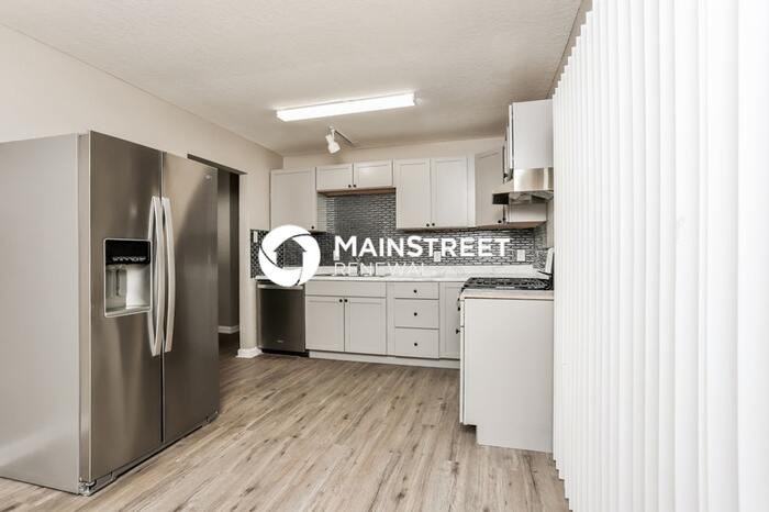 1137 Soria St - Photo 5 of 17