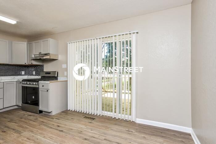 1137 Soria St - Photo 6 of 17