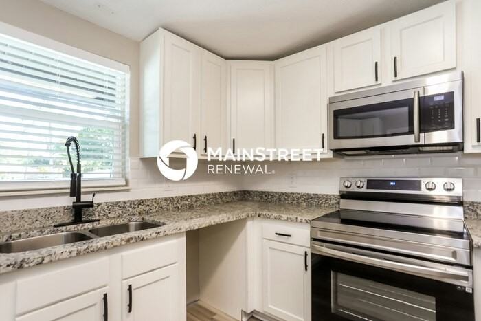 311 E Baffin Dr - Photo 4 of 16