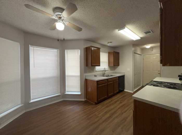 6909 Indiana Ave - Photo 7 of 11