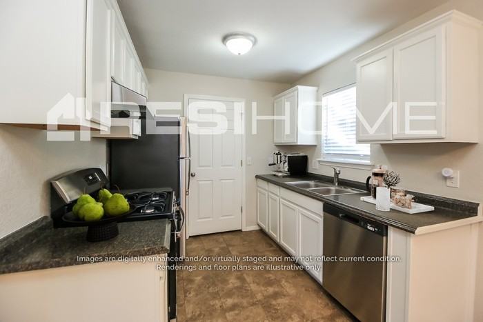 1701 Se 5th St - Photo 2 of 15