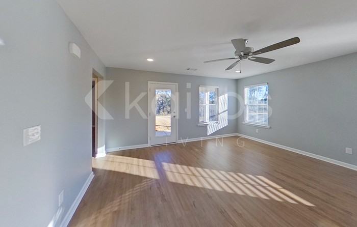 354 Angela St - Photo 2 of 20