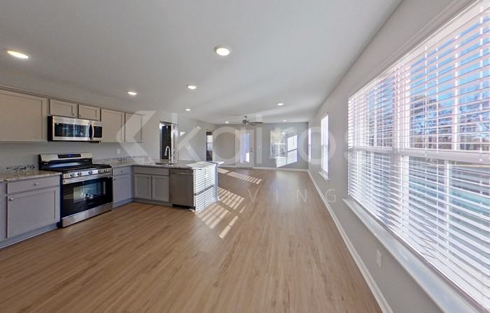 354 Angela St - Photo 5 of 20