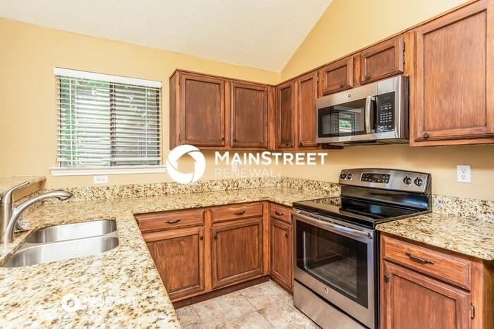 923 Boxwood Dr - Photo 6 of 17