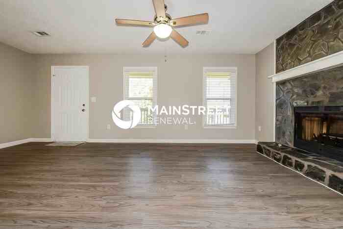 105 Vesta Ct - Photo 2 of 16