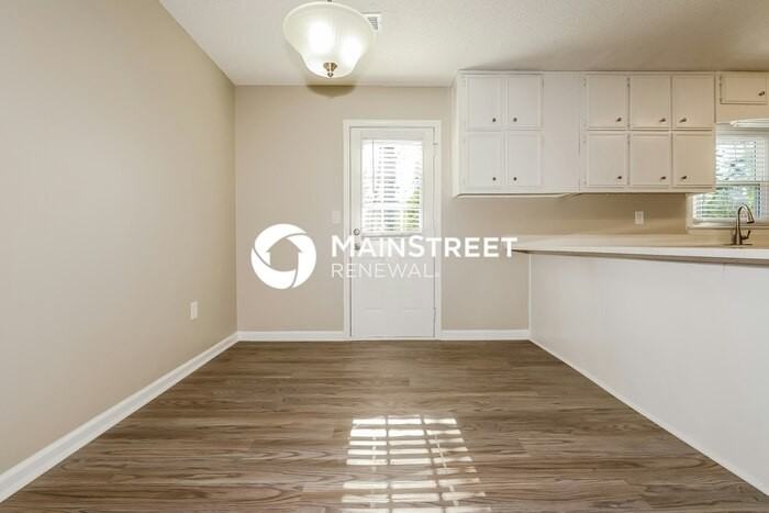 105 Vesta Ct - Photo 4 of 16