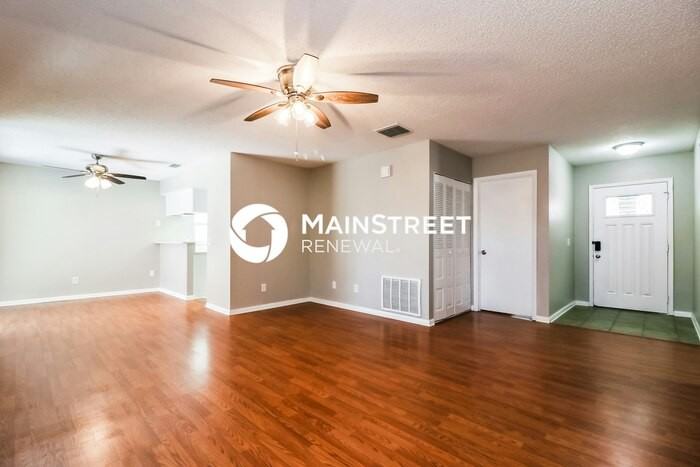 313 Regal Park Dr - Photo 3 of 16