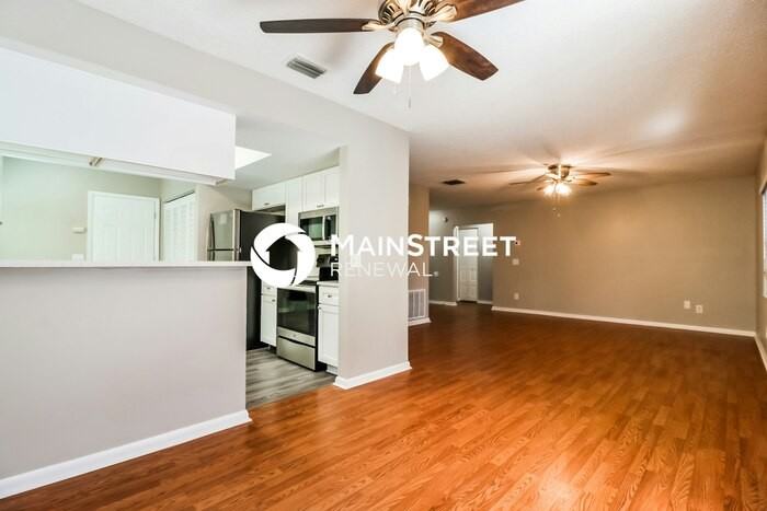 313 Regal Park Dr - Photo 4 of 16