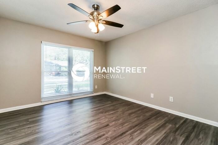 313 Regal Park Dr - Photo 7 of 16