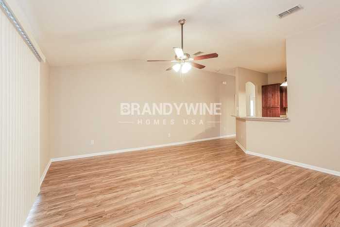 3027 Zeyno Dr - Photo 4 of 20