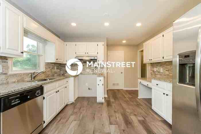 60 Oak Hill Ct - Photo 4 of 16