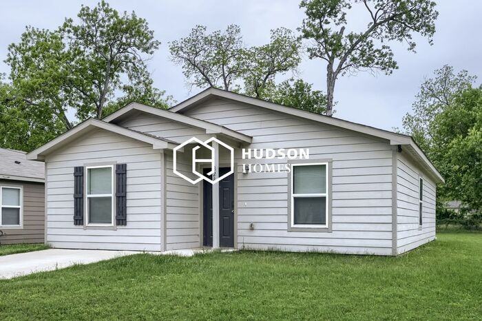 828 E Pecan Ave - Photo 3 of 16