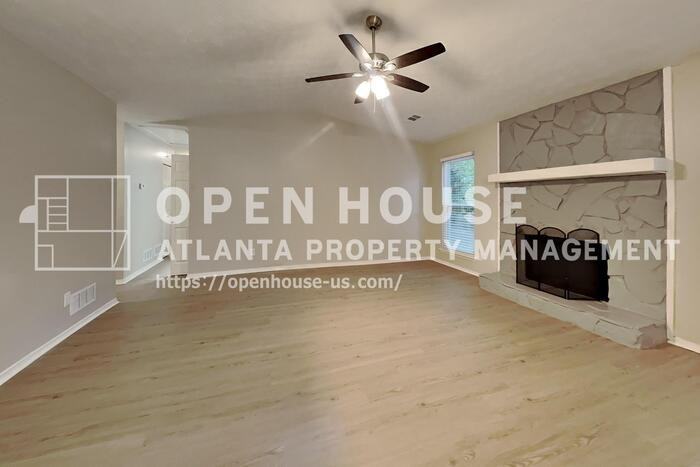 1174 Winterberry Ct - Photo 4 of 20