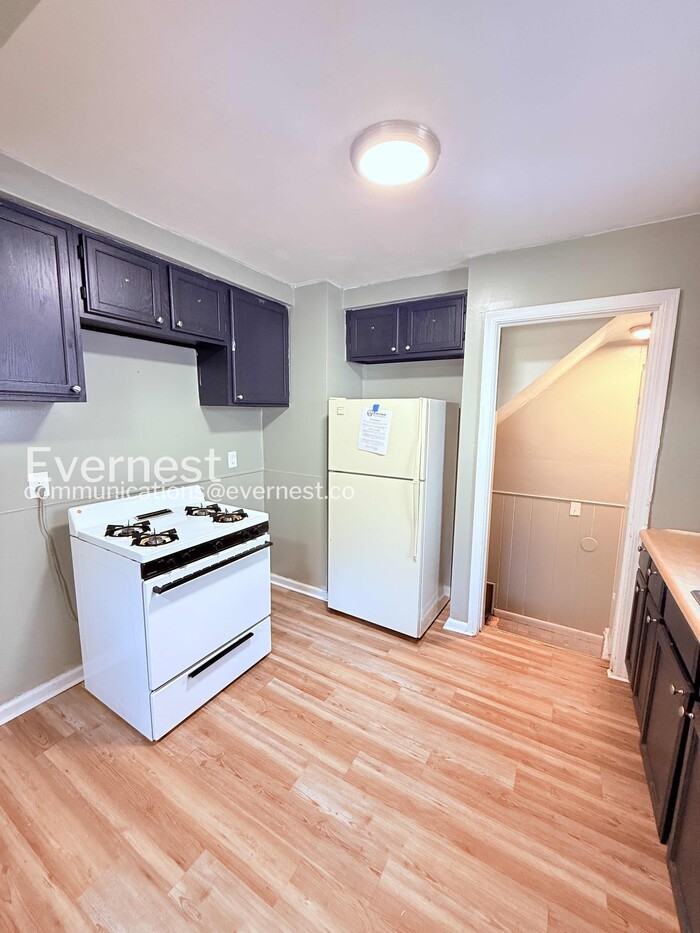 18775 Mccormick St - Photo 4 of 31