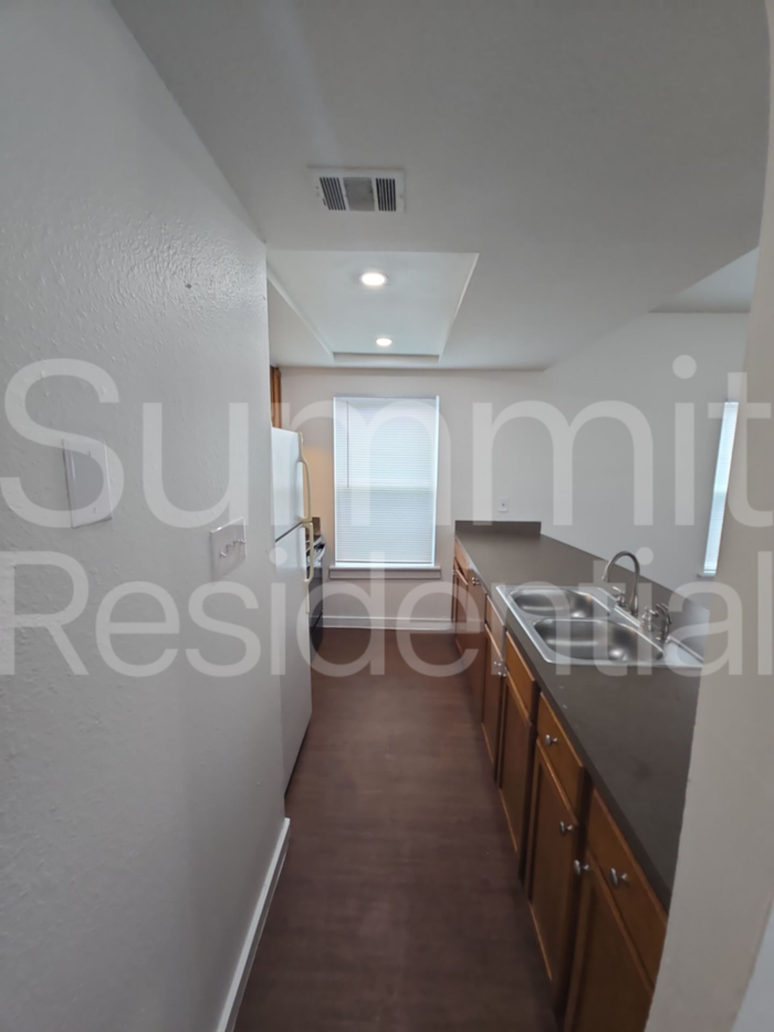 Park Place Cir #A1 - Photo 6 of 13