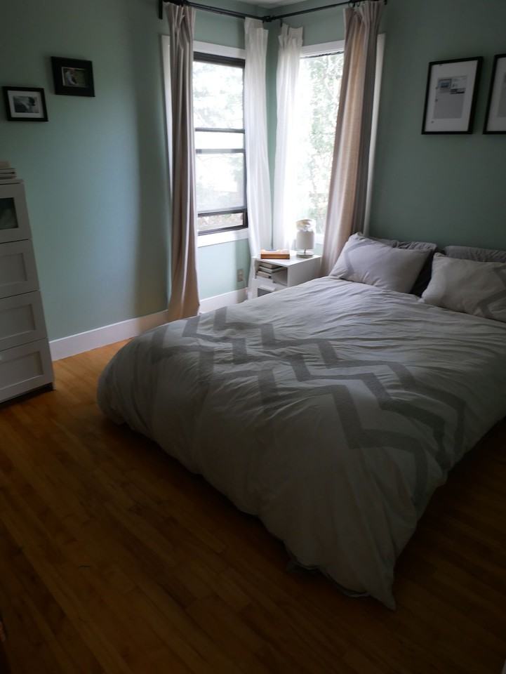 228 23 Ave Ne - Photo 7 of 20