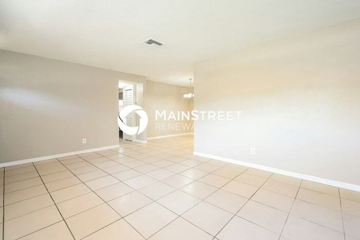 270 38th Ave Se - Photo 4 of 16