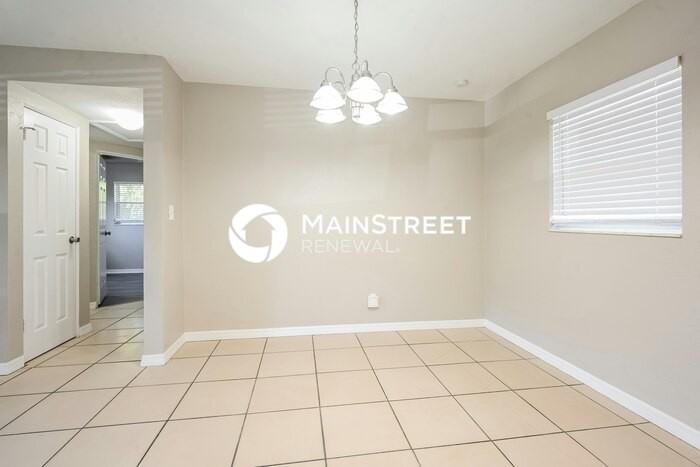 270 38th Ave Se - Photo 6 of 16