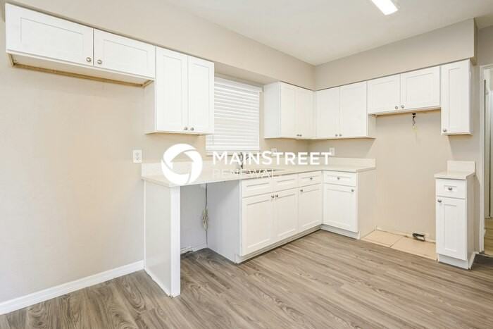 270 38th Ave Se - Photo 7 of 16