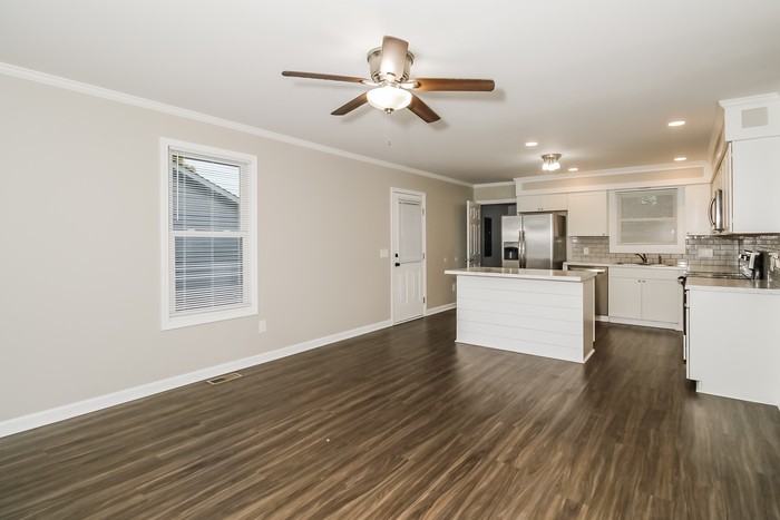 126 Parkwood Dr - Photo 4 of 12