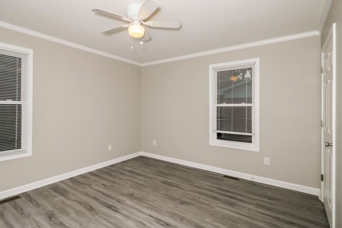 126 Parkwood Dr - Photo 6 of 12