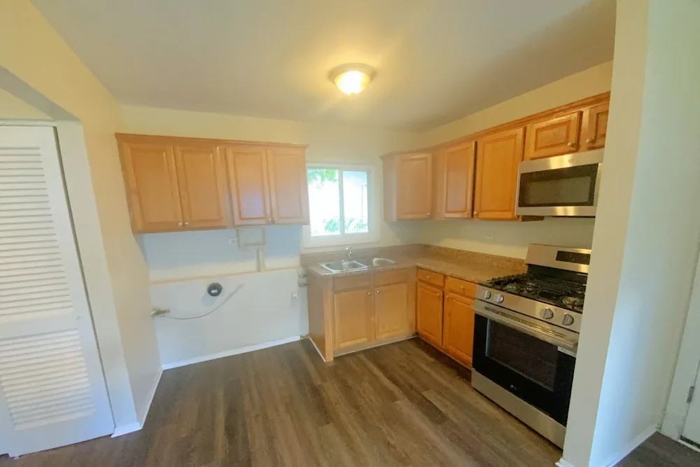 1572 Birch Ave #NA - Photo 3 of 13