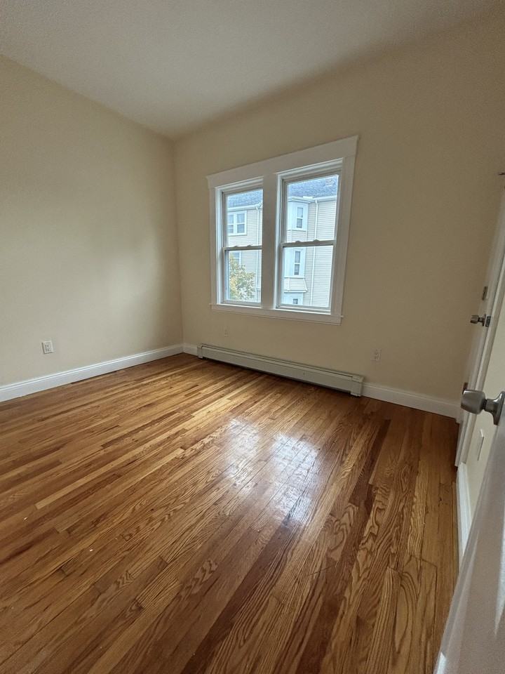 77 Chestnut St #2 - Photo 7 of 19