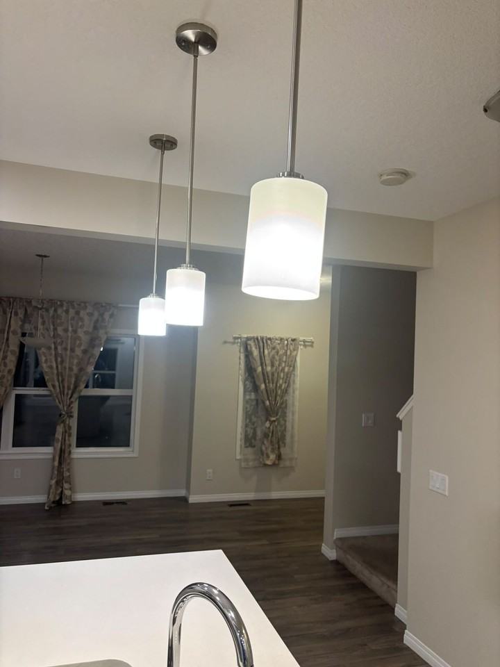 327 Walgrove Blvd Se - Photo 4 of 19