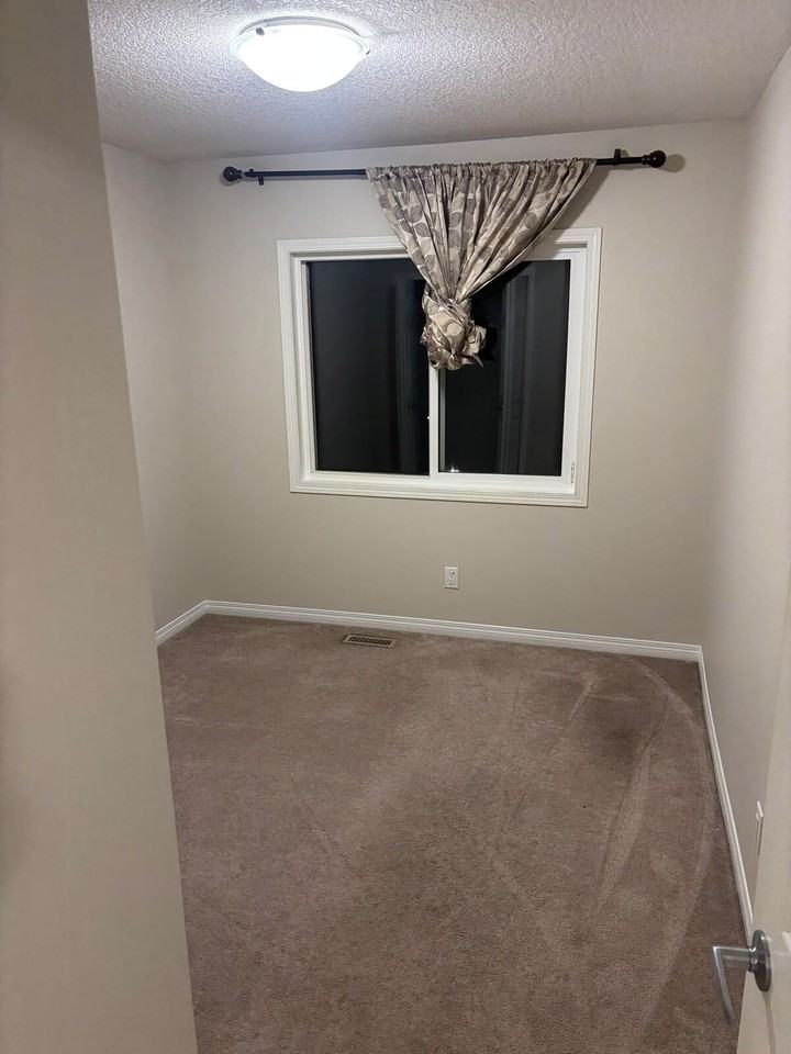 327 Walgrove Blvd Se - Photo 6 of 19
