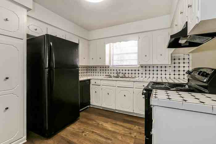 8709 Merrymen Rd - Photo 5 of 12