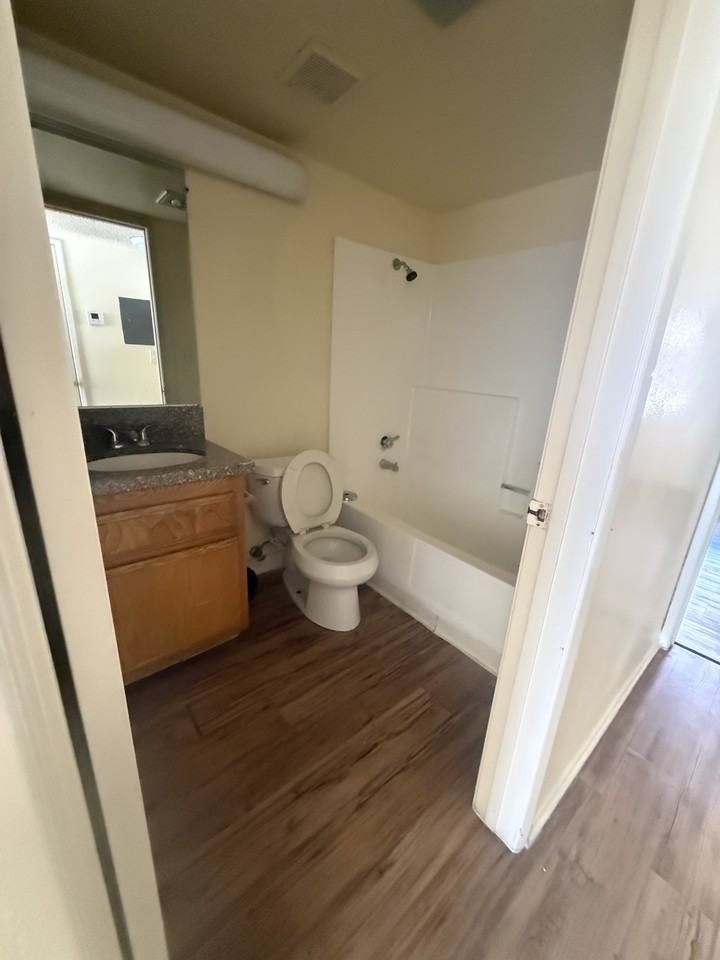 14032 Doty Ave #211 - Photo 3 of 6