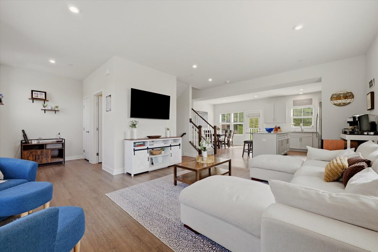 204 Filmore Dr #204 - Photo 7 of 23