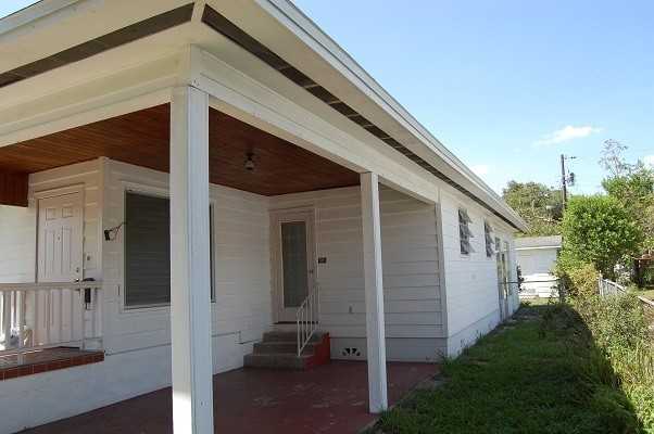 518 W Crawford St #NA - Photo 2 of 20