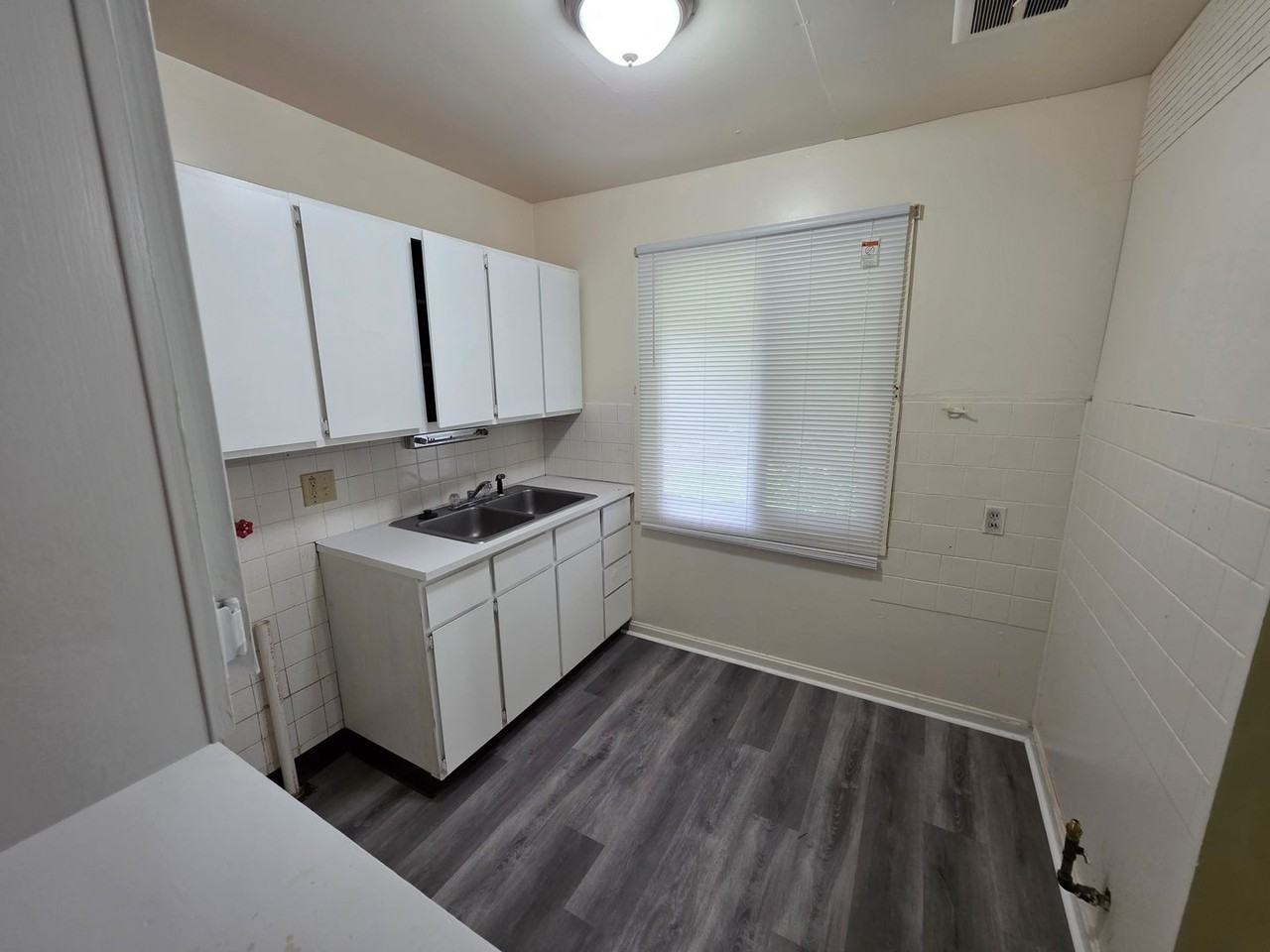 1236 Linden Ave #NA - Photo 6 of 10