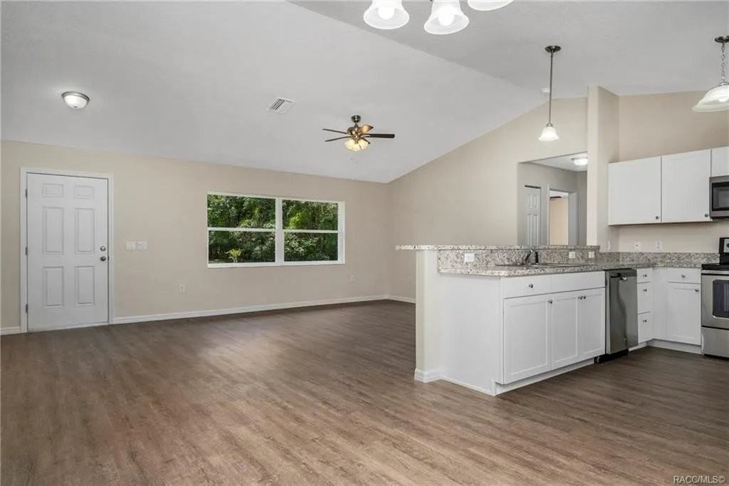 6022 E Tremont St #NA - Photo 4 of 17